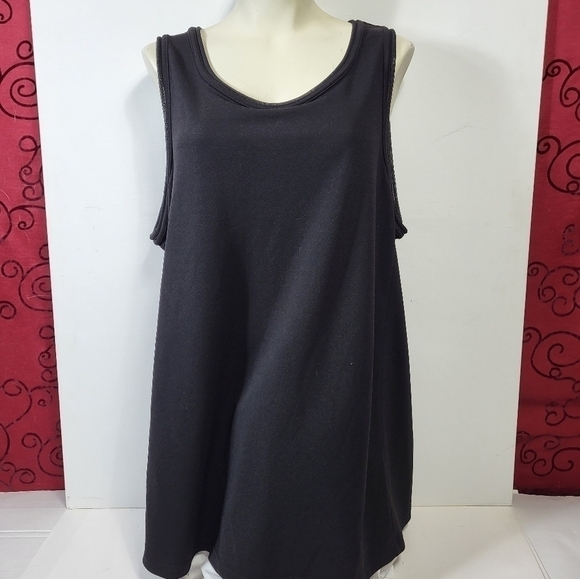 Love & Legend Long Black Top - Picture 3 of 9